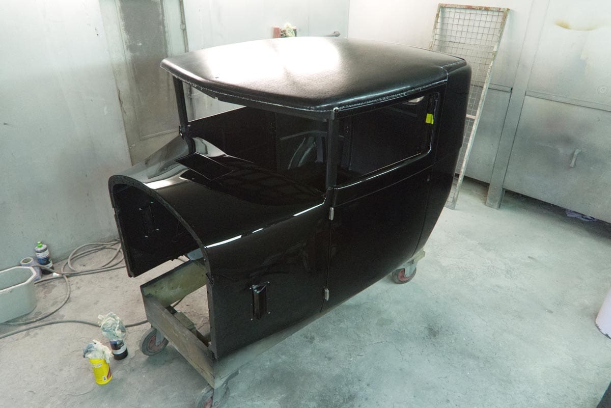 Vintage Bentley Mid restoration - new paint job